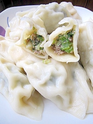 セロリと豚肉の水餃子(猪肉芹菜餃子) レシピ・作り方 by はかせ55|楽天レシピ セロリと豚肉の水餃子(猪肉芹菜餃子) レシピ・作り方 by はかせ55|楽天レシピ